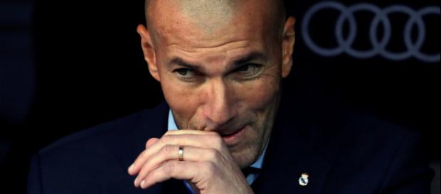 Zidane estuda várias hipóteses para o Real Zidane estuda várias hipóteses para o Real
