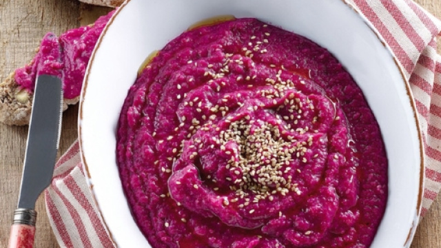 Hummus di rapa rossa o barbabietola - Ricetta facile sana ed economica