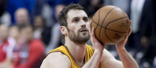 Cavs give huge Kevin Love injury update [Image by Keith Allison / Flickr]