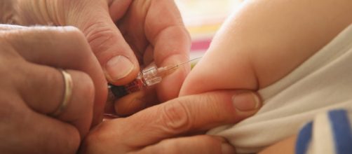 Vaccinazioni: continua il dibattito