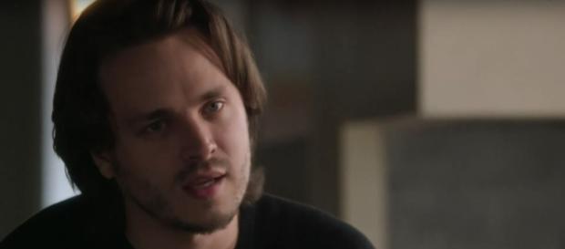 Avery voices his concerns about Darius to Juliette on tonight's 'Nashville' (TV Promos/YouTube Screencap) Avery voices his concerns about Darius to Juliette on tonight's 'Nashville' (TV Promos/YouTube Screencap)