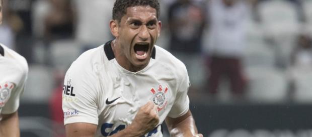 A Corinthians se le fue el gran defensor Pablo al Bourdeaux de Francia A Corinthians se le fue el gran defensor Pablo al Bourdeaux de Francia
