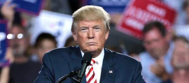 Donald Trump | SOTU | https://upload.wikimedia.org/wikipedia/commons/4/4b/Donald_Trump_%2829496131773%29.jpg Donald Trump | SOTU | https://upload.wikimedia.org/wikipedia/commons/4/4b/Donald_Trump_%2829496131773%29.jpg