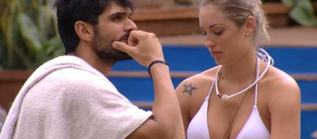 Lucas e Jéssica mantêm amizade na casa Lucas e Jéssica mantêm amizade na casa