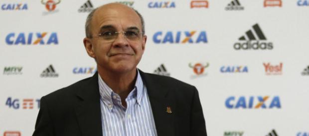 Presidente cosnseguiu segurar jogador até o meio do ano Presidente cosnseguiu segurar jogador até o meio do ano