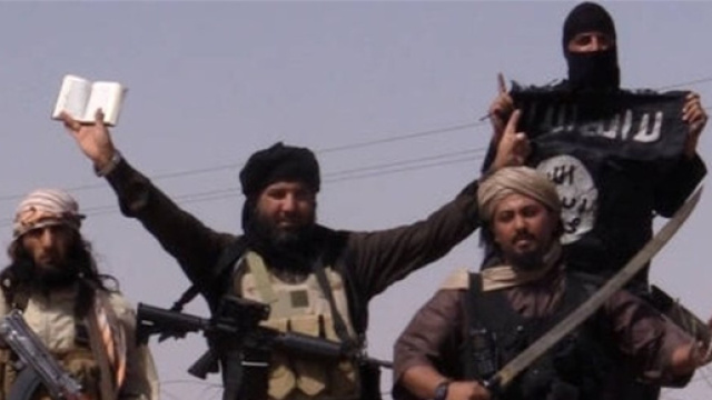 Allarme Interpol: 50 terroristi dell'Isis sbarcati sulle coste siciliane