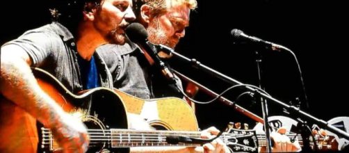 Eddie Vedder e Glen Hansard al Firenze Rocks