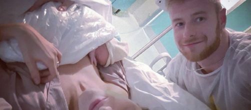 Ivan Zaytsev e la moglie Ashling in sala parto per la nascita della piccola Sienna