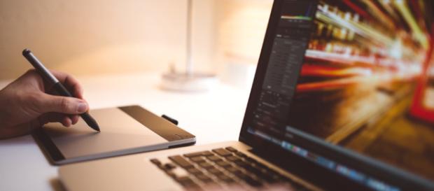 Imagen gratis: Diseñador, ordenador portátil, teclado de ... - pixnio.com Imagen gratis: Diseñador, ordenador portátil, teclado de ... - pixnio.com