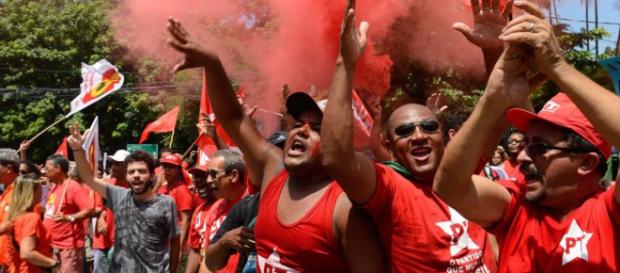 Jornal do Estado do Paraná alega ter informações de um falso atentado contra Lula (crédito: internet) Jornal do Estado do Paraná alega ter informações de um falso atentado contra Lula (crédito: internet)