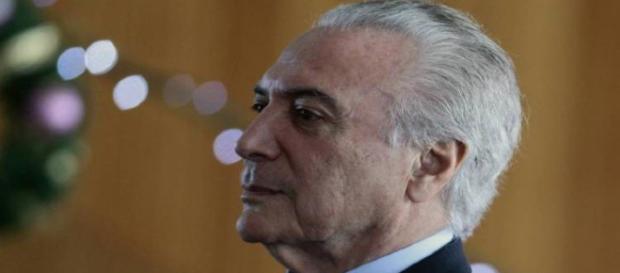 Temer barra verba que seria destinada para o Fundeb Temer barra verba que seria destinada para o Fundeb
