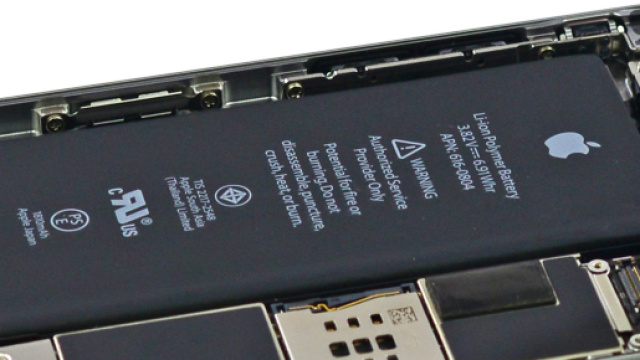 Apple: scelta a sorpresa sulla sostituzione della batteria, ecco come procedere sugli iPhone