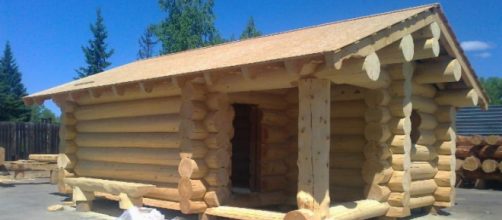 Case realizzate con tronchi di legno ad incastro