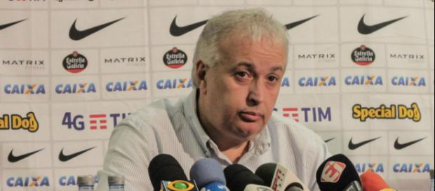 Diretoria do Corinthians anunciou a renovação de três jogadores. Diretoria do Corinthians anunciou a renovação de três jogadores.