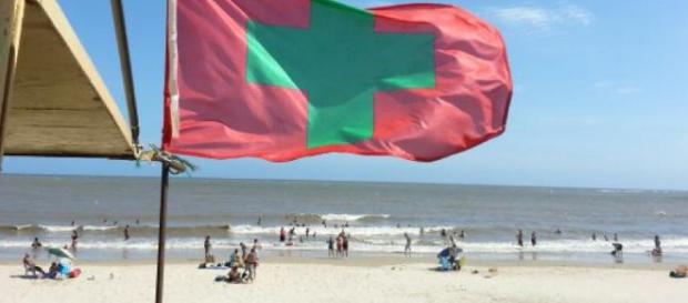 El Escolar • Significado de las banderas en la playa - com.uy El Escolar • Significado de las banderas en la playa - com.uy