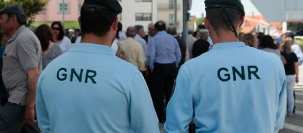 Forma de actuação e uso das armas de fogo pelos militares da GNR de novo em causa Forma de actuação e uso das armas de fogo pelos militares da GNR de novo em causa