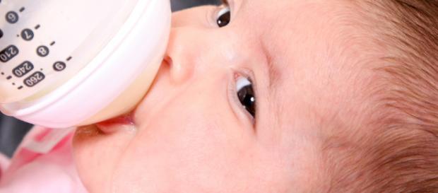 Lactalis, ritirate dal mercato 12 milioni di confezioni di latte per bambini. Lactalis, ritirate dal mercato 12 milioni di confezioni di latte per bambini.