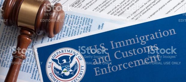 El Servicio De Aduanas Y Protección De Fronteras - Stock Foto e ... - istockphoto.com El Servicio De Aduanas Y Protección De Fronteras - Stock Foto e ... - istockphoto.com