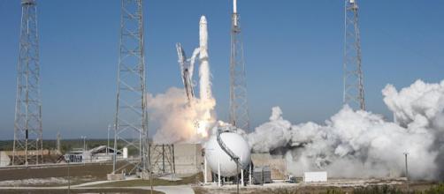 SpaceX’s Falcon 9 rocket and Dragon spacecraft (Image credit - Tony Gray and Kevin O'Connell, Wikimedia Commons)
