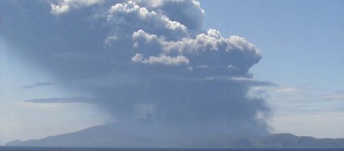Ilha foi evacuada após forte erupção de vulcão