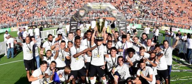 Corinthians encaminha a sua classificação para a próxima fase da competição como um dos favoritos à taça. Corinthians encaminha a sua classificação para a próxima fase da competição como um dos favoritos à taça.