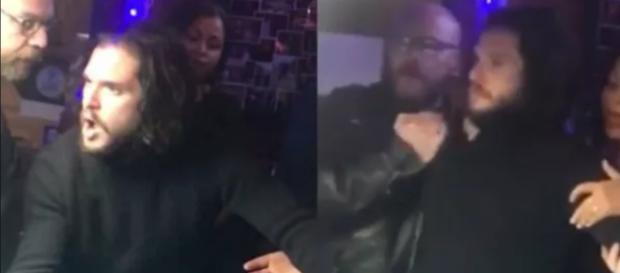 O aclamado Jon Snow não se envolve em confusões apenas em Game Of Thrones. O aclamado Jon Snow não se envolve em confusões apenas em Game Of Thrones.
