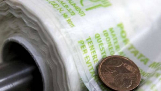 I sacchetti ci costeranno due volte