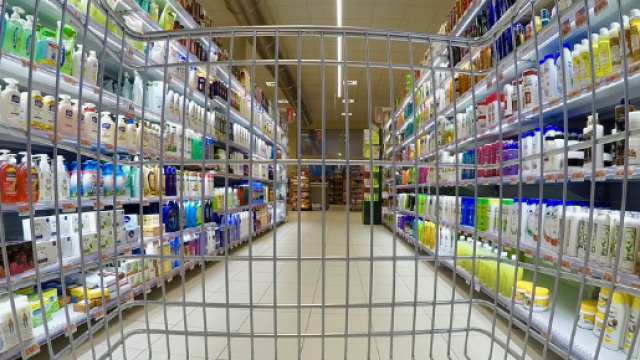 Ritirato lotto di acqua naturale.