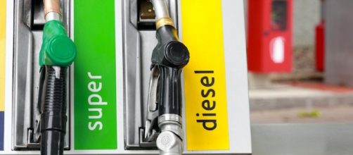 Benzina: scheda carburante addio
