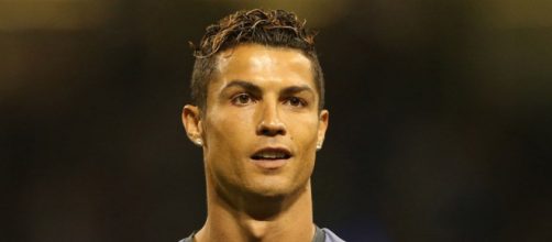 Cristiano Ronaldo taclé par un joueur espagnol ! - public.fr