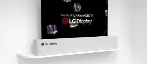 LG CES 2018, ecco il TV OLED 65 pollici 4K che si arrotola - Tom's ... - tomshw.it