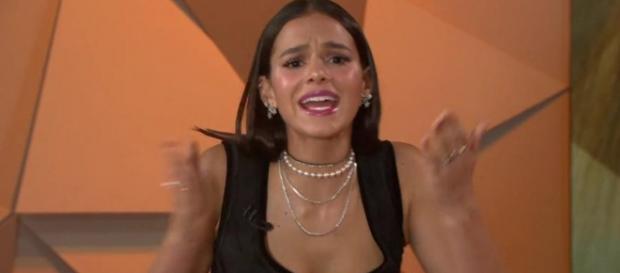 A atriz se irritou ao ser questionada sobre casamento de filhos. Foto: Reprodução. A atriz se irritou ao ser questionada sobre casamento de filhos. Foto: Reprodução.
