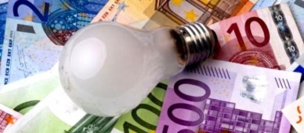 Bonus luce: requisiti, documenti e soglia Isee Bonus luce: requisiti, documenti e soglia Isee