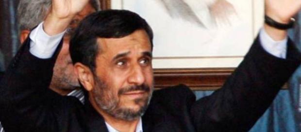 Mahmoud Ahmadinejad é preso no Irã. (Foto Reprodução). Mahmoud Ahmadinejad é preso no Irã. (Foto Reprodução).