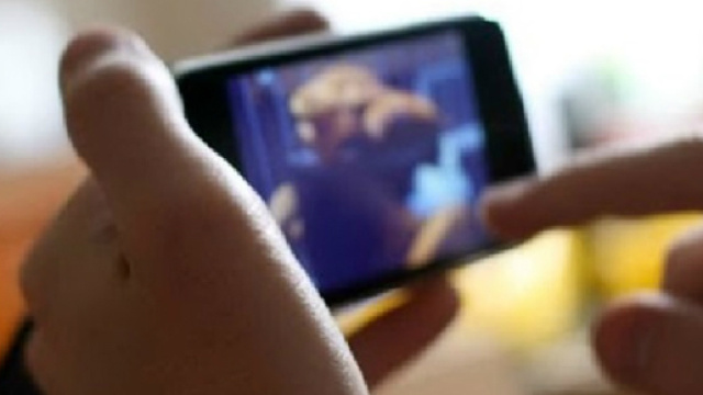 Riprende la migliore amica durante un rapporto