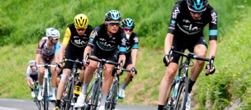 Il Team Sky in testa al gruppo