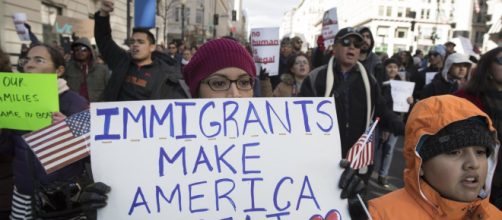 Trump ritorna a giocare la carta dell'America first ed estende ancora la lista dei bandi USA