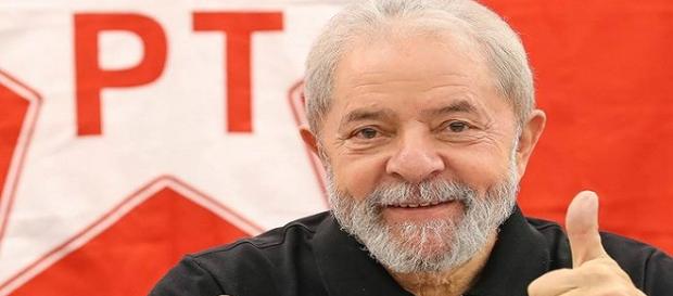 Ex-presidente Lula em comício no Rio de Janeiro se lançou candidato a Presidência da República. (Foto Reprodução). Ex-presidente Lula em comício no Rio de Janeiro se lançou candidato a Presidência da República. (Foto Reprodução).