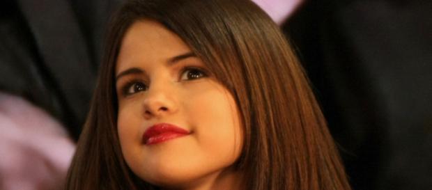 Many fans are wondering if she is still following Justin. -- Wikimedia Commons Many fans are wondering if she is still following Justin. -- Wikimedia Commons