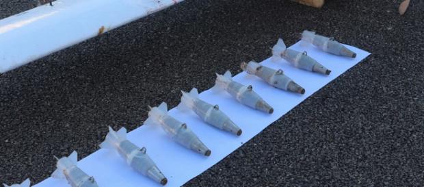 Muniția găsită în interiorul dronelor după atacul bazelor militare din Siria -Foto: www.rt.com (© Russian Defense Ministry/Facebook) Muniția găsită în interiorul dronelor după atacul bazelor militare din Siria -Foto: www.rt.com (© Russian Defense Ministry/Facebook)
