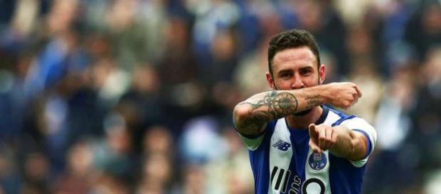 Porto le niega la salida a Miguel Layún - Futbol Total - com.mx Porto le niega la salida a Miguel Layún - Futbol Total - com.mx