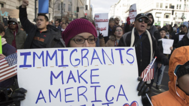 Trump ritorna a giocare la carta dell'America first ed estende ancora la lista dei bandi USA