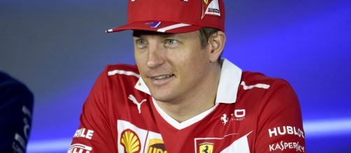 Raikkonen: consiglio ironico a Bottas dopo l'ordine di scuderia Mercedes - circusf1.com