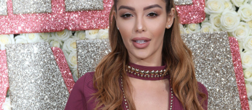 Nabilla personnage de télé-réalité sur Twitter