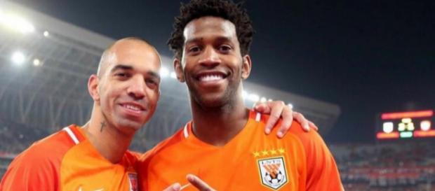 Diego Tardelli e Gil, pelo Shandong Luneng Diego Tardelli e Gil, pelo Shandong Luneng