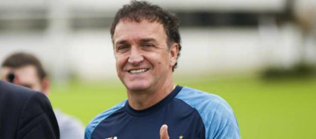 Técnico Cuca, do Santos, em atividade. Técnico Cuca, do Santos, em atividade.