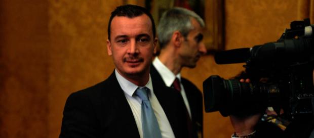 Un'altra bufera si scatena sul portavoce di Palazzo Chigi Un'altra bufera si scatena sul portavoce di Palazzo Chigi