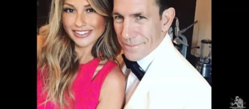 Former Bravo reality stars, Thomas Ravenel and Ashley Jacobs, put on PDA while dining out together. [Image Source: Gossip And More - YouTube]