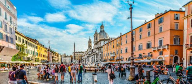Casting per uno spot pubblicitario e per uno spettacolo teatrale Casting per uno spot pubblicitario e per uno spettacolo teatrale