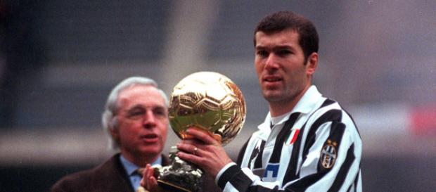 Connaissez-vous bien Zinédine Zidane ? | Playbuzz - playbuzz.com Connaissez-vous bien Zinédine Zidane ? | Playbuzz - playbuzz.com